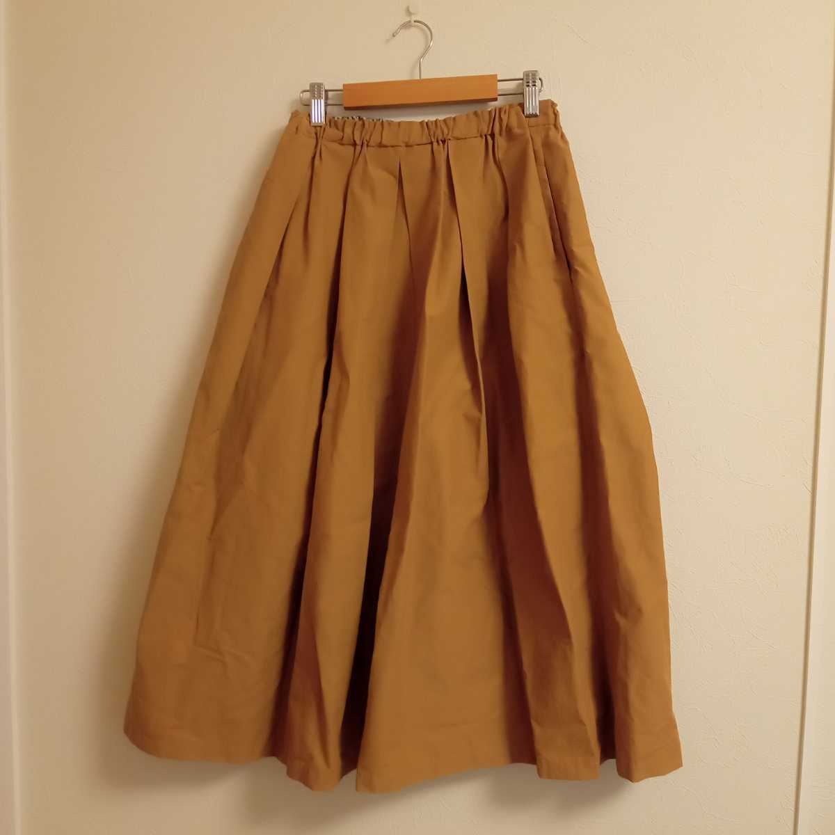 Crespi タックギャザースカート 67cm丈のコーデ Daja