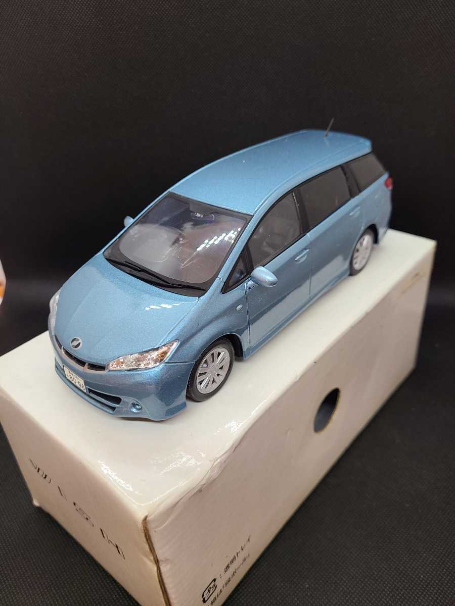 トヨタ カラーサンプル 1⁄24 WISH ミニカー ウィッシュ 非売品 初代