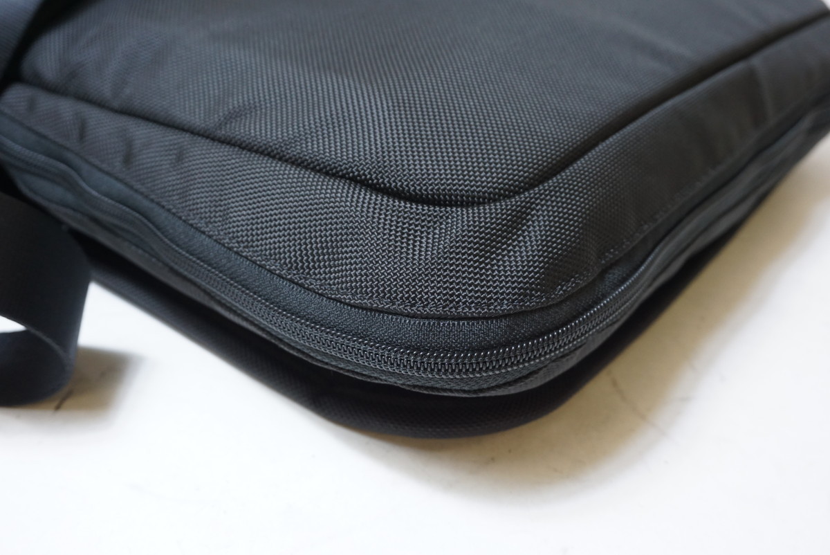 極美品 TUMI トゥミ アルファスリムメッセンジャー ショルダーバッグ