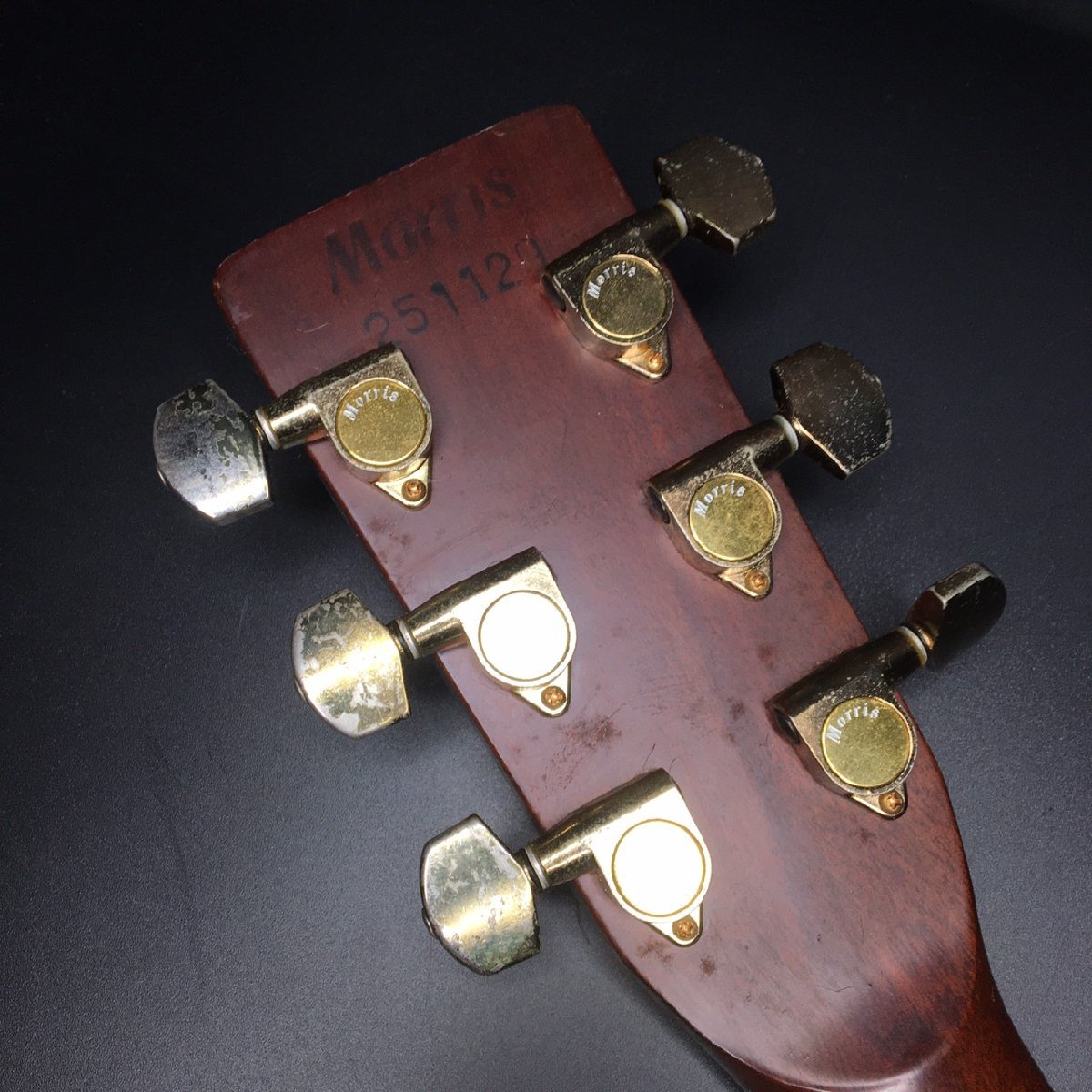 モーリスのギター（MV-701）ハードケース、チューニング付き