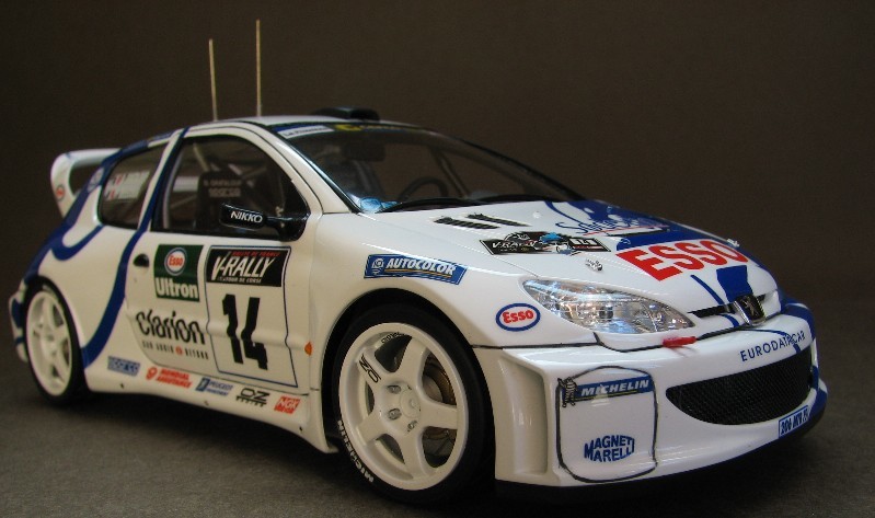 絶版・未使用】プジョー 206 WRC スペアボディセット 絶版・未使用