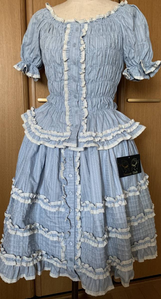 イノセントワールドの半袖シャーリングブラウス&スカートセット水色  