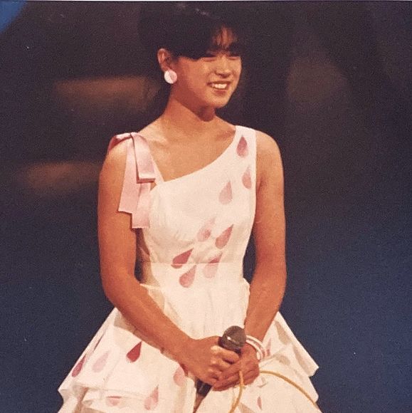 1980年代 中森明菜 2Lサイズ カラー生写真 白いドレス 約18.0cm×約