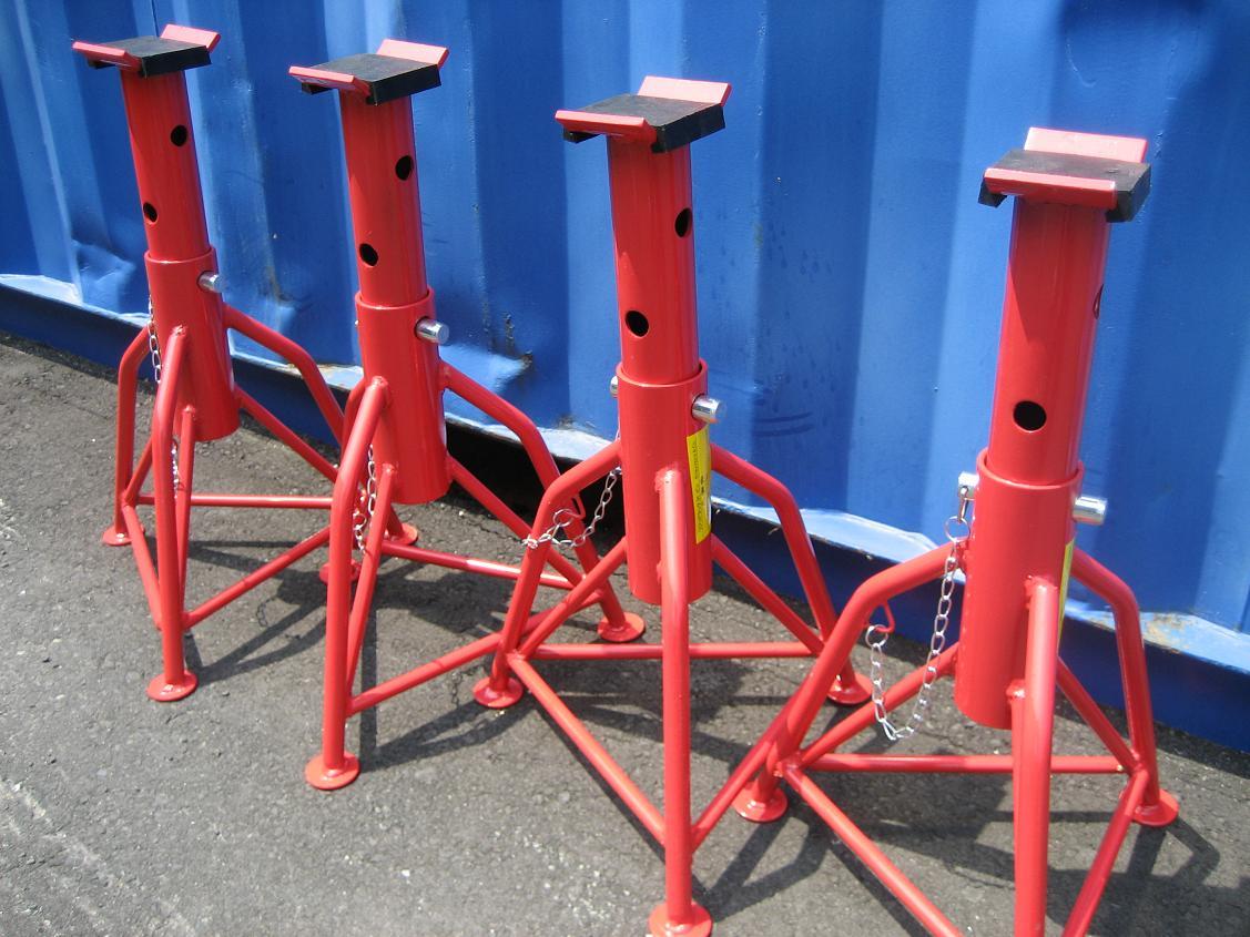 土 新品エンジンオイル足回りマフラーサスタイヤ交換保護ゴム付リジットラックスタンド３ｔウマ馬ジャッキスタンド 車１台分 ４基 Www Mayfloweracademy Org