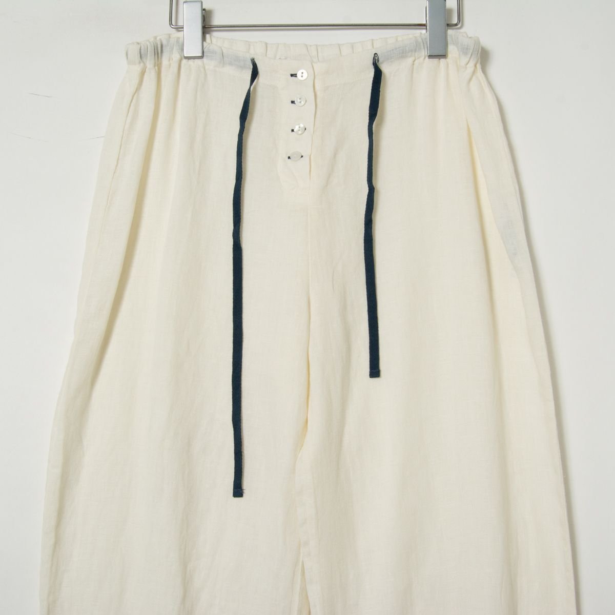 タグ付き Zara Home ザラホーム リネンガーゼパジャマ ルームウェア 長袖 麻100 ナチュラル シンプル 春夏 オフ白 M 無地 ナイトウエア パジャマ 売買されたオークション情報 Yahooの商品情報をアーカイブ公開 オークファン Aucfan Com