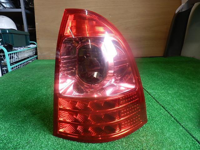 カローラフィールダー CBA-NZE124G 右 テールランプ テールレンズ