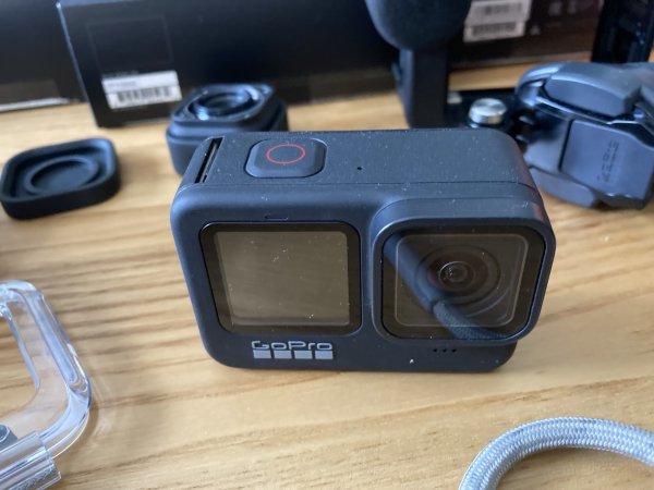 ☆GoPro (ゴープロ) HERO9 Black 限定バンドル版 CHDRB-901-XX (US輸入