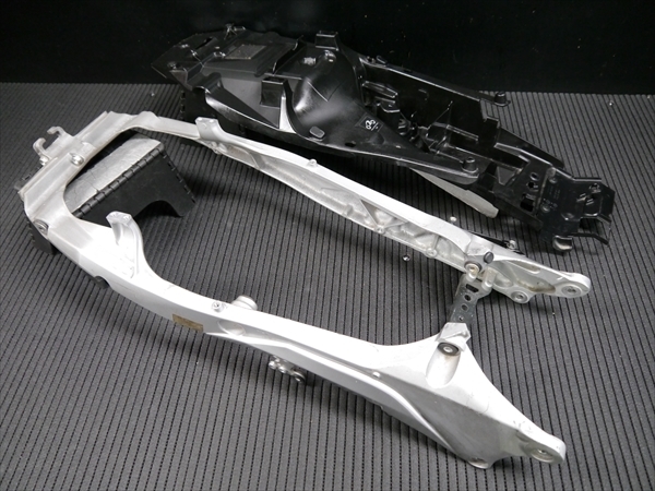 CBR600RR PC40 国内07年式 純正 シートレール リアフレームASSY 