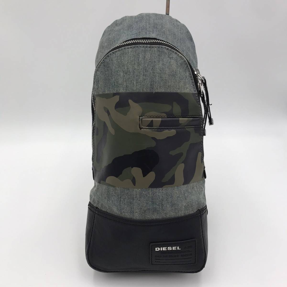 1円 定価35,800円 未使用 DIESEL ディーゼル ボディバッグ スリング 