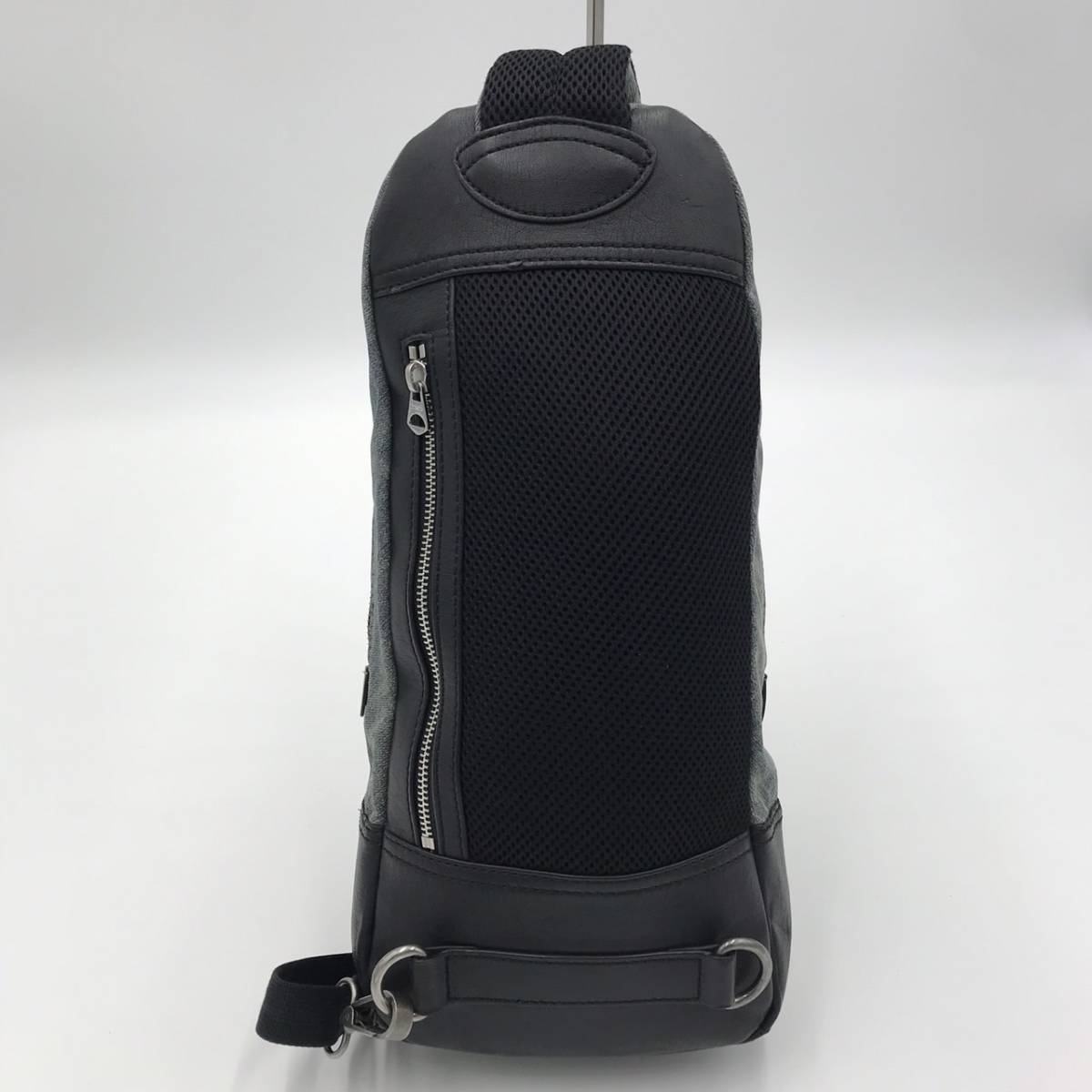 1円 定価35,800円 未使用 DIESEL ディーゼル ボディバッグ スリング 