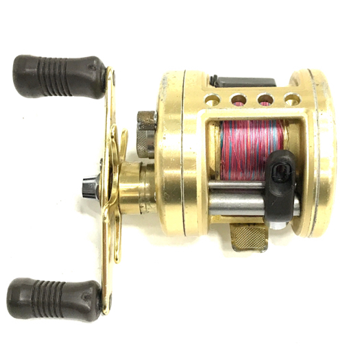 Shimano Calcutta 型番不明 右ハンドル ベイトリール シマノ カルカッタ Qt055 64 シマノ 売買されたオークション情報 Yahooの商品情報をアーカイブ公開 オークファン Aucfan Com