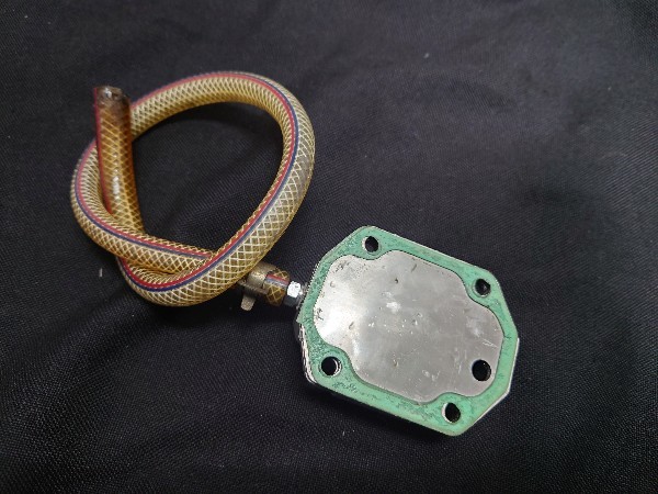 ホンダの モンキー jrpの砂型 ヘッドカバー とガスケット ホース 当時 