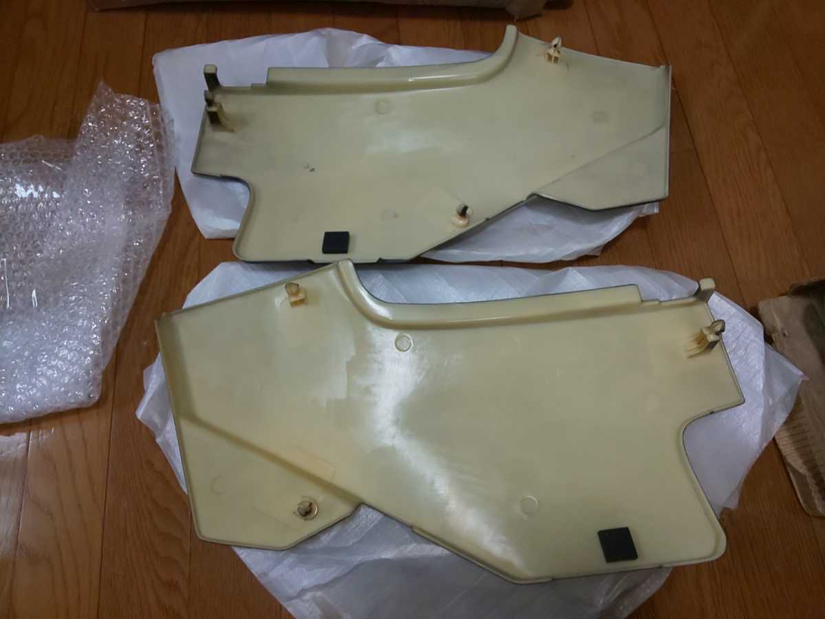 新品 CBR400F 純正当時物 サイドカバー オリジナル 希少 2型後期 左右 