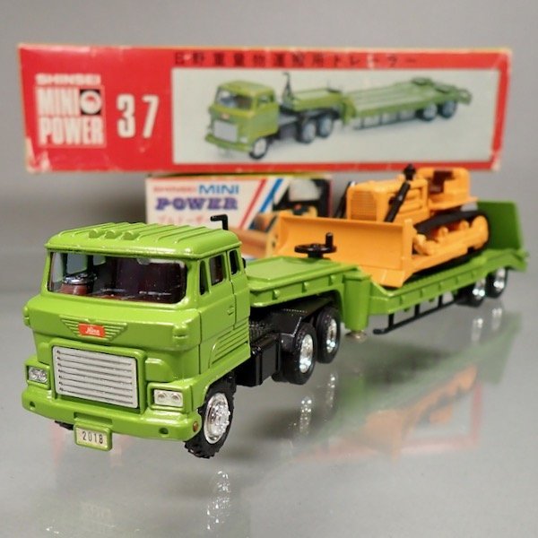 ☆シンセイ 37 日野重量運搬トレーラー 27cm 1/54＋13 ブルドーザー 2