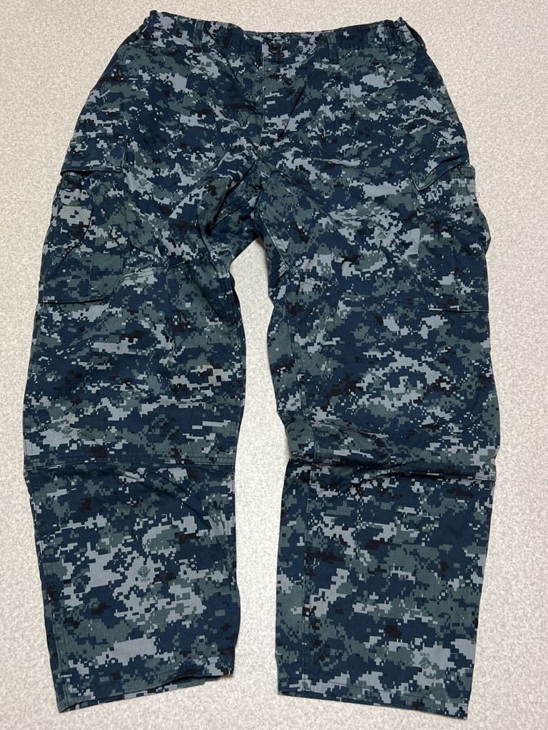 沖縄　米軍実物　US NAVY，　迷彩パンツ　LARGE-SHORT海軍　OKINAWA デジタル迷彩