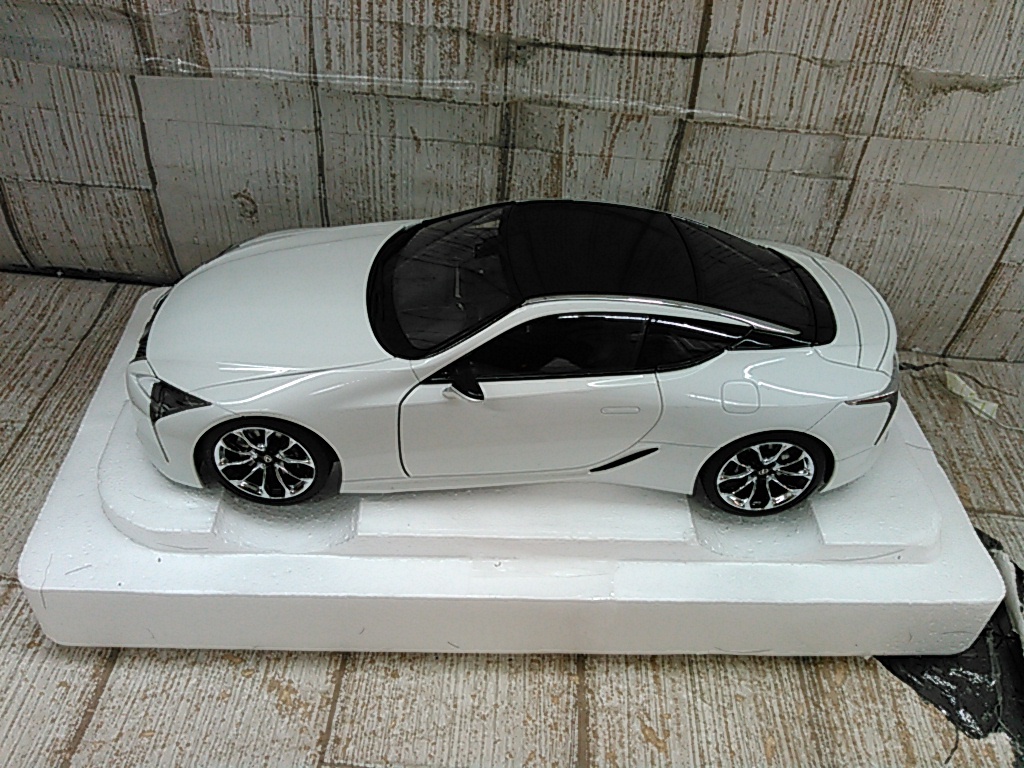 AUTOart 1⁄18 レクサス LC500 メタリック・ホワイト