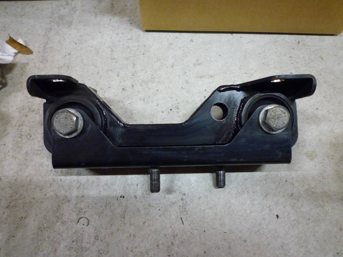 GC8 インプレッサ 強化ミッションマウント CUSCO 