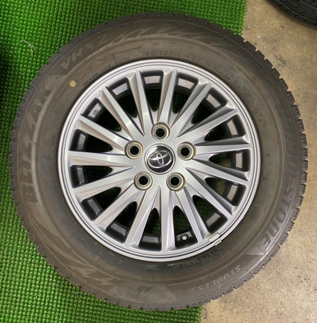NANKANG ICE ACTIVA AW-1 205/60R16 トヨタノア純正ホイール pcd114.3