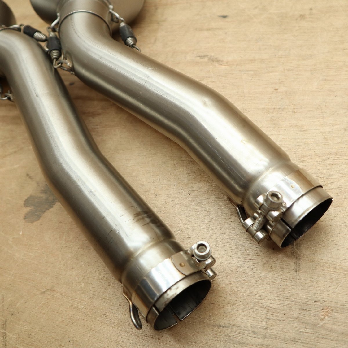 スズキ V-Strom1000/Vストローム AKRAPOVIC/アクラポビッチ スリップ 