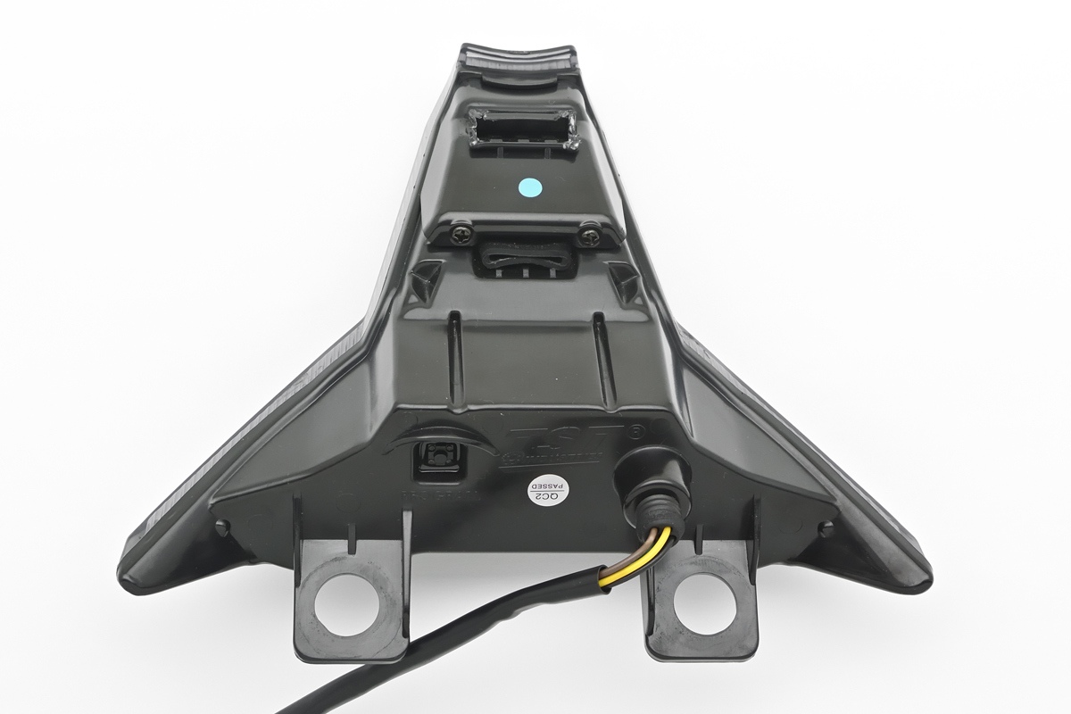 中古】 TST LEDテールライト / スモーク ウインカー内蔵 カワサキ 
