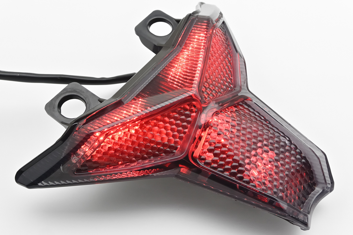 中古】 TST LEDテールライト / スモーク ウインカー内蔵 カワサキ