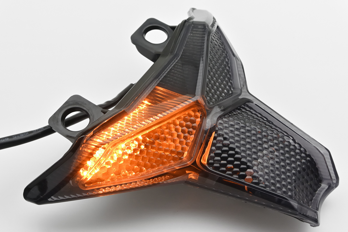 TST LEDテールライト / スモーク ウインカー内蔵 カワサキ NINJA ZX-10R