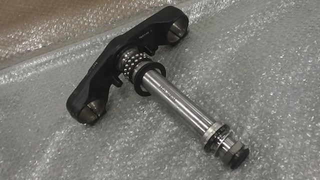 Ninja ZX-25R SE ZX250E-A02xxx の ステム *1648695992 中古 パーツ