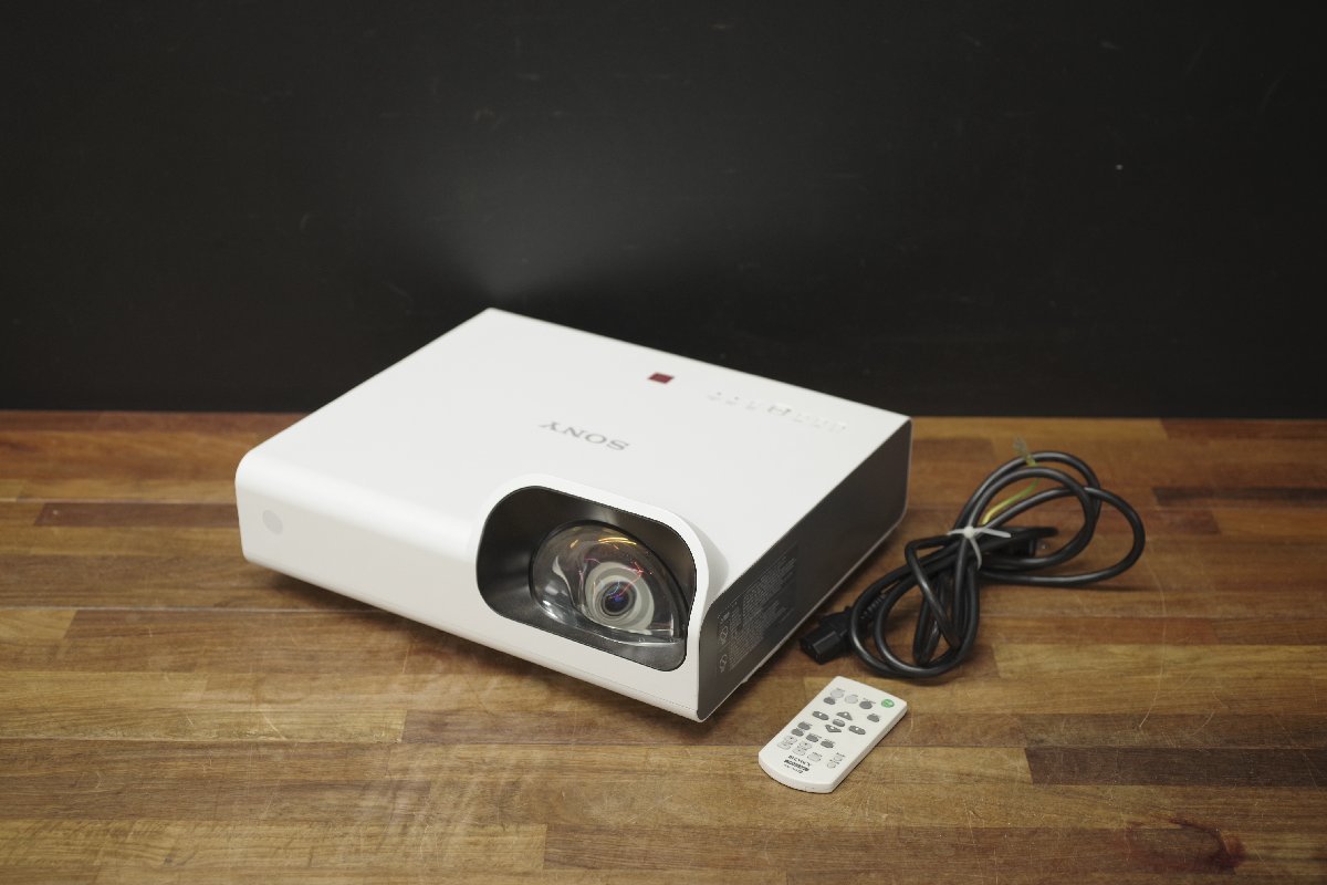 □美品 SONY VPL-SW235 データプロジェクター リモコン付き □動作OK