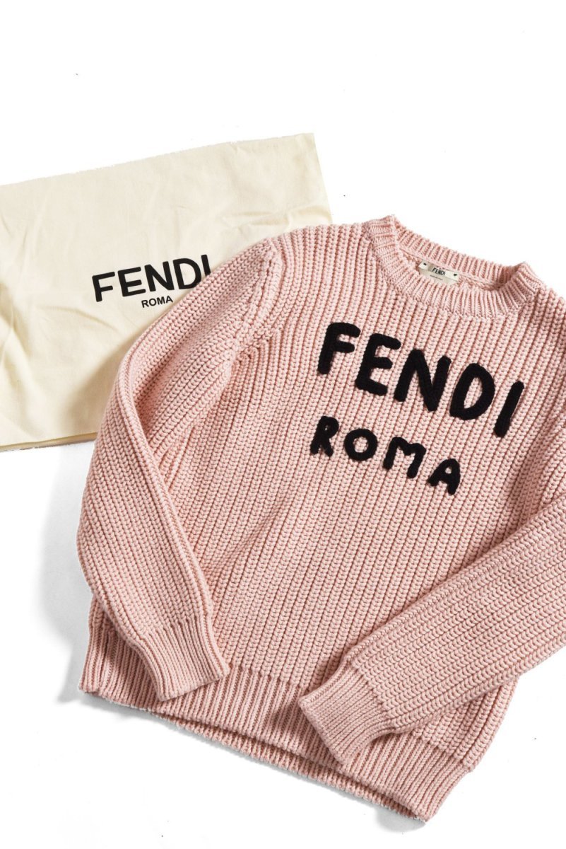 フェンディ(Fendi) 美品 20AW FENDI ROMAロゴ 刺繍 クルーネック