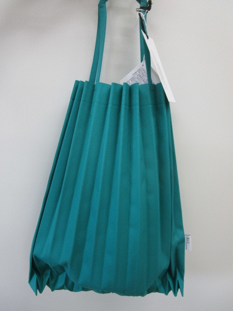 ☆E-206☆新品タグ付き me ISSEY MIYAKE ミー イッセイ ミヤケ  