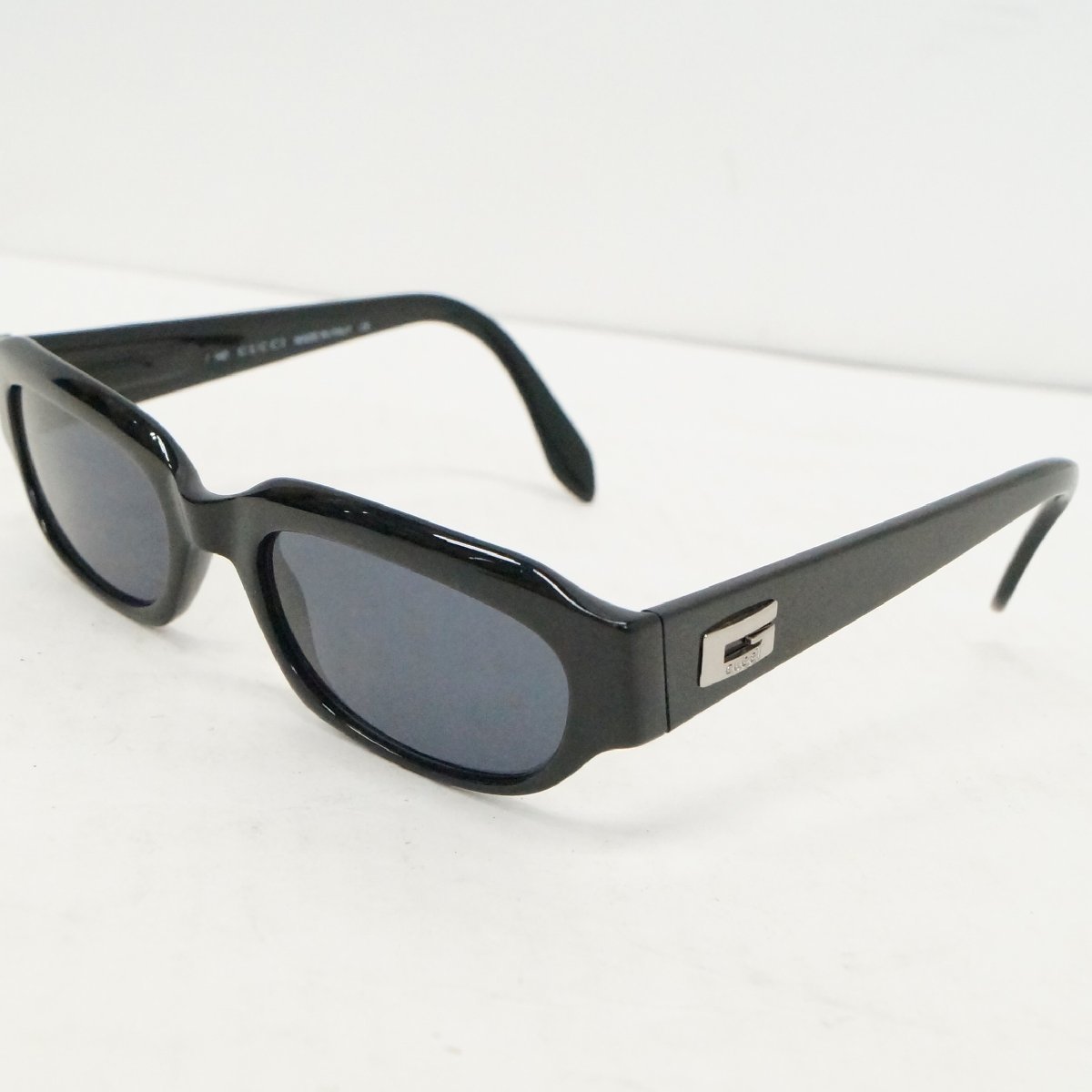 美品 グッチ サングラス GG2425/S ブラック Gロゴ ケース付 ブランド別