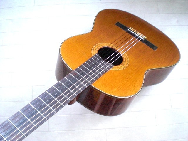 定価9万弱　美品　フルメンテ済　素晴らしい鳴りの純国産ミドルクラス　なんとレアなエレガット仕様のKODAIRA AST80　遂に放出します。