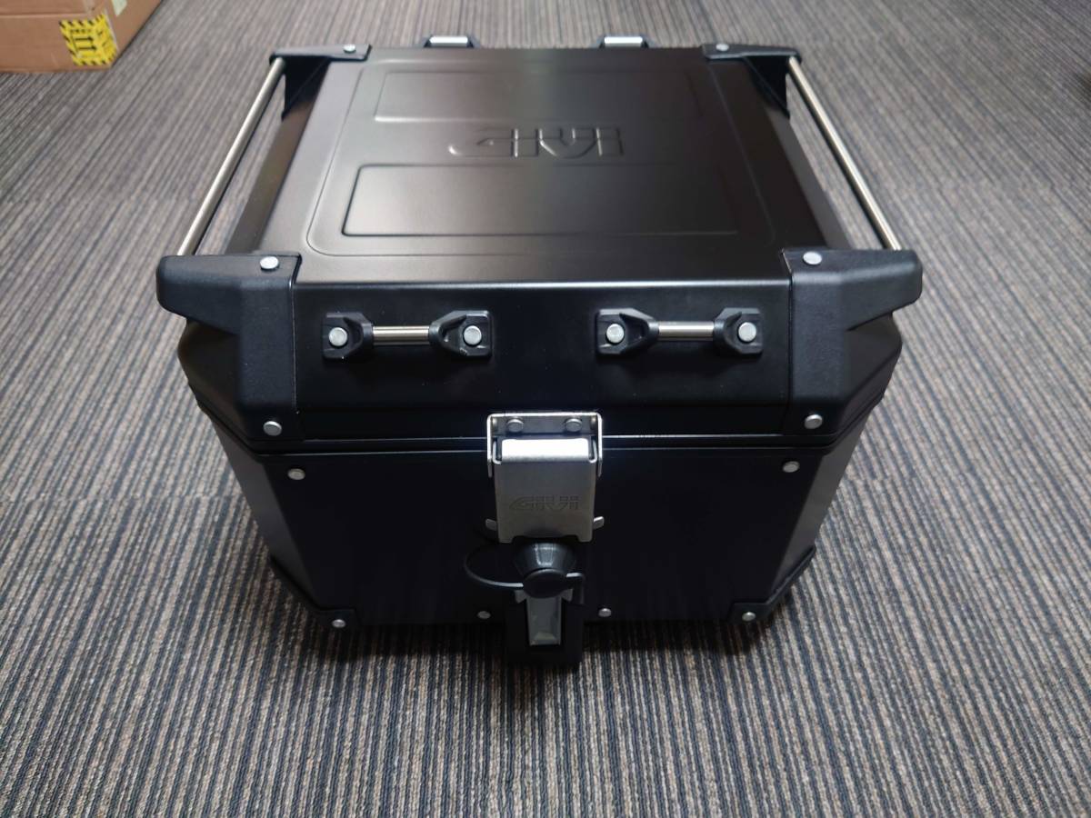 送料込】GIVI OBKN42B TREKKER OUTBACK ＋ E168 OBKN42用 ナイロン 