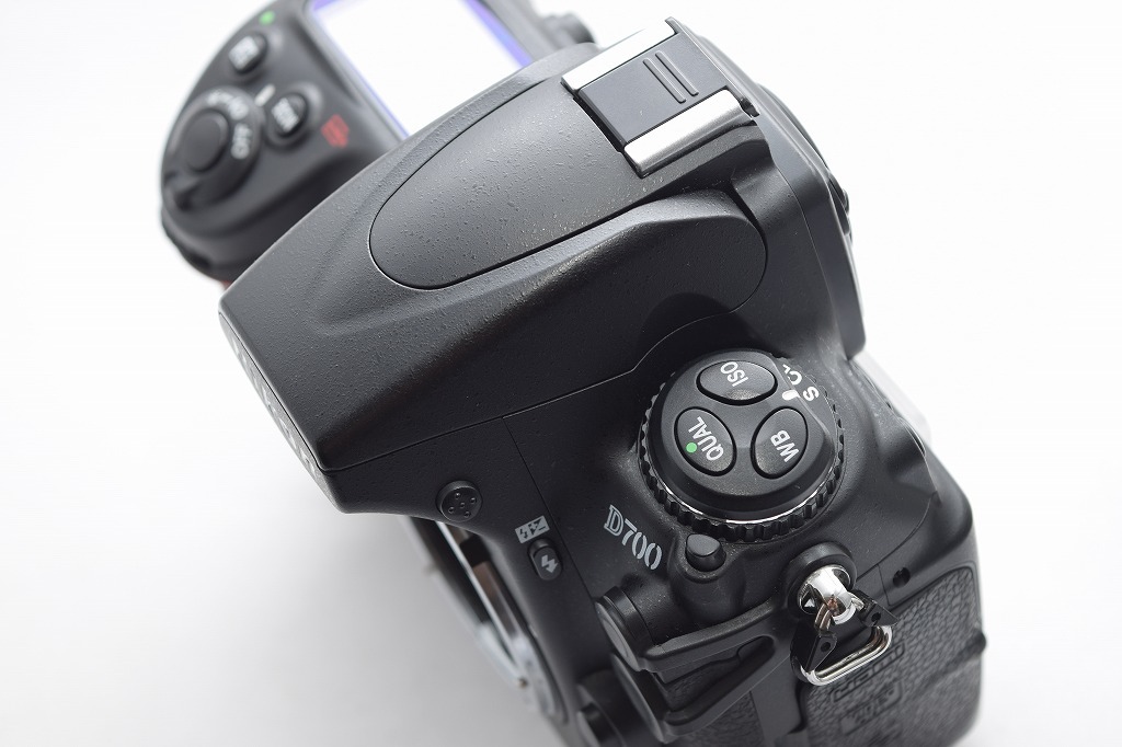 極上 Nikon D700 ボディ shot数 6,383！