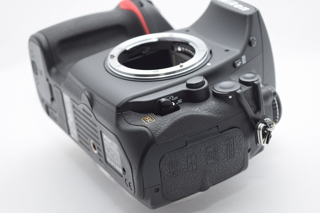 極上 Nikon D700 ボディ shot数 6,383！