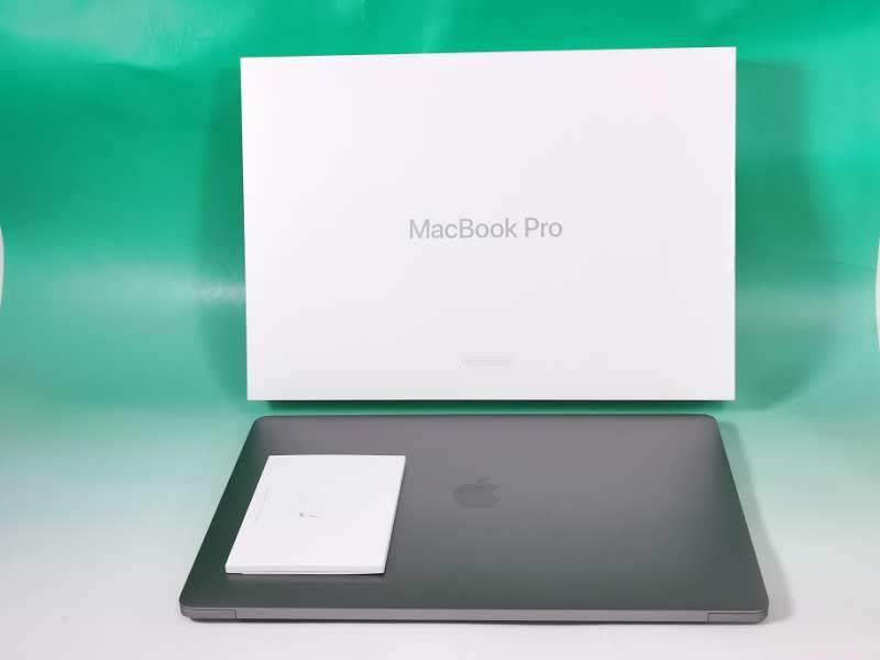 MacBook Pro 2018 15 i9 32GB 1TB 箱付 初期化済 MacBookPro 15インチ Touch Bar搭載モデル[2018年/SSD 256GB/メモリ