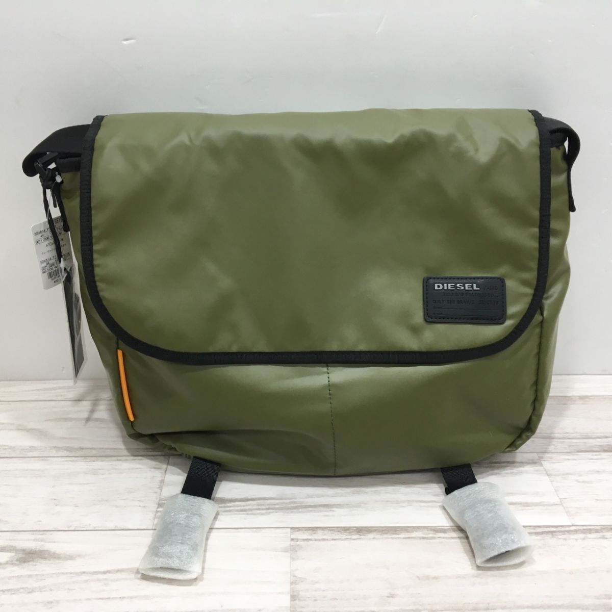 topologie メッセンジャーバッグ カーキ 未使用 DIESEL ディスカバーメッセンジャーバッグ ショルダーバッグ