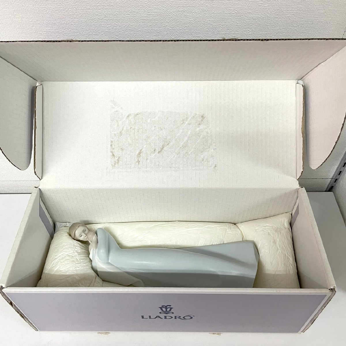 母の抱擁 リヤドロ LLADRO | リヤドロ公式オンライン 陶器人形