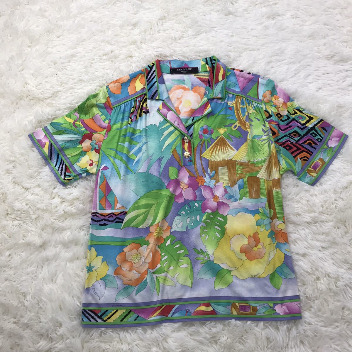 セール，HOT LEONARD レオナール ポロシャツ 総柄 花柄 トロピカル Mサイズ 金ボタン(女性用)｜売買されたオークション情報、yahooの商品情報をアーカイブ公開 - オークファン 女性用