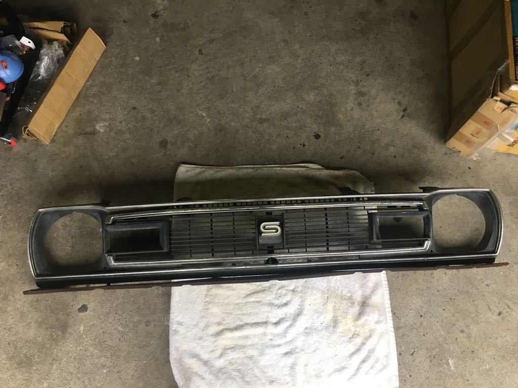 前期型310サニー純正フロントグリル　日産　ニッサン　丸目　_1