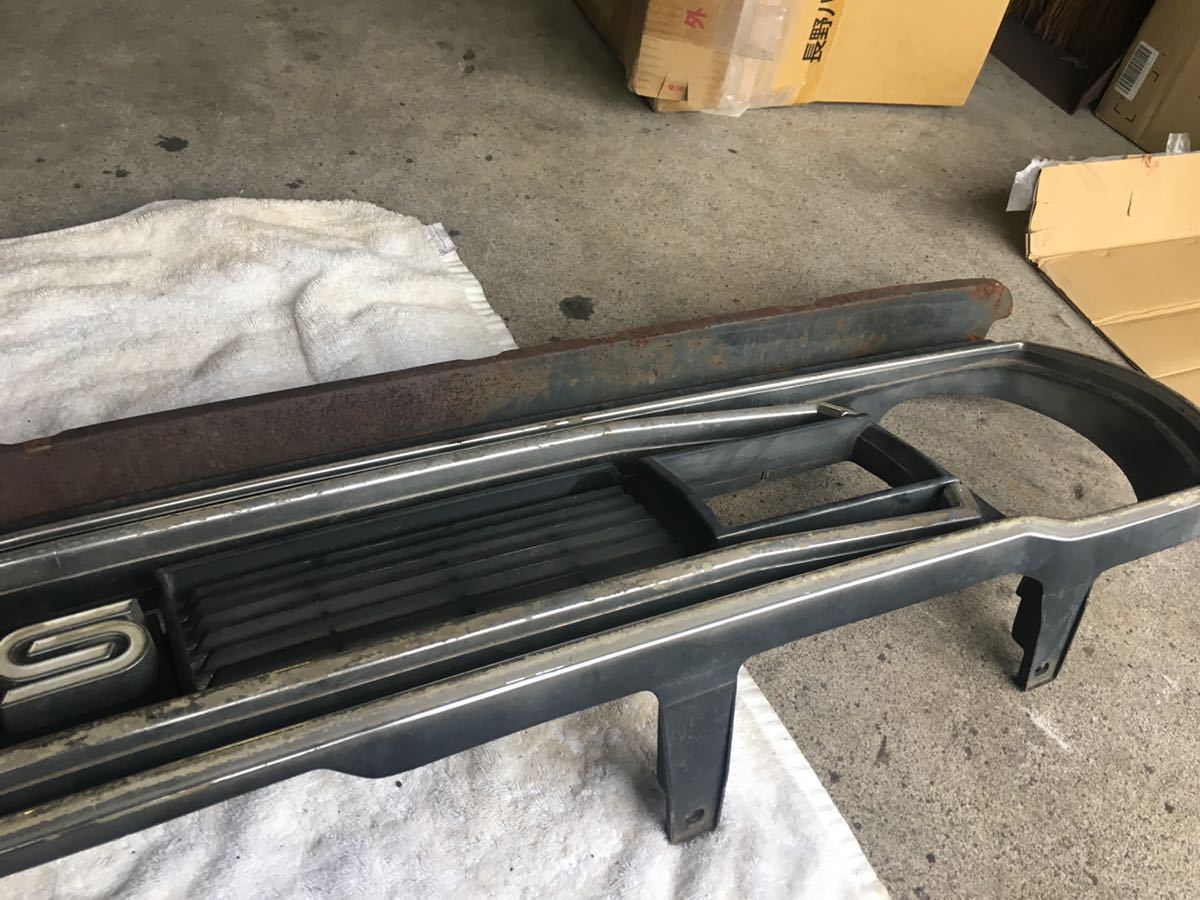 前期型310サニー純正フロントグリル　日産　ニッサン　丸目　_5