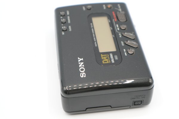 SONY TCD-D8 DATウォークマン (premium vintage) 【公式通販】