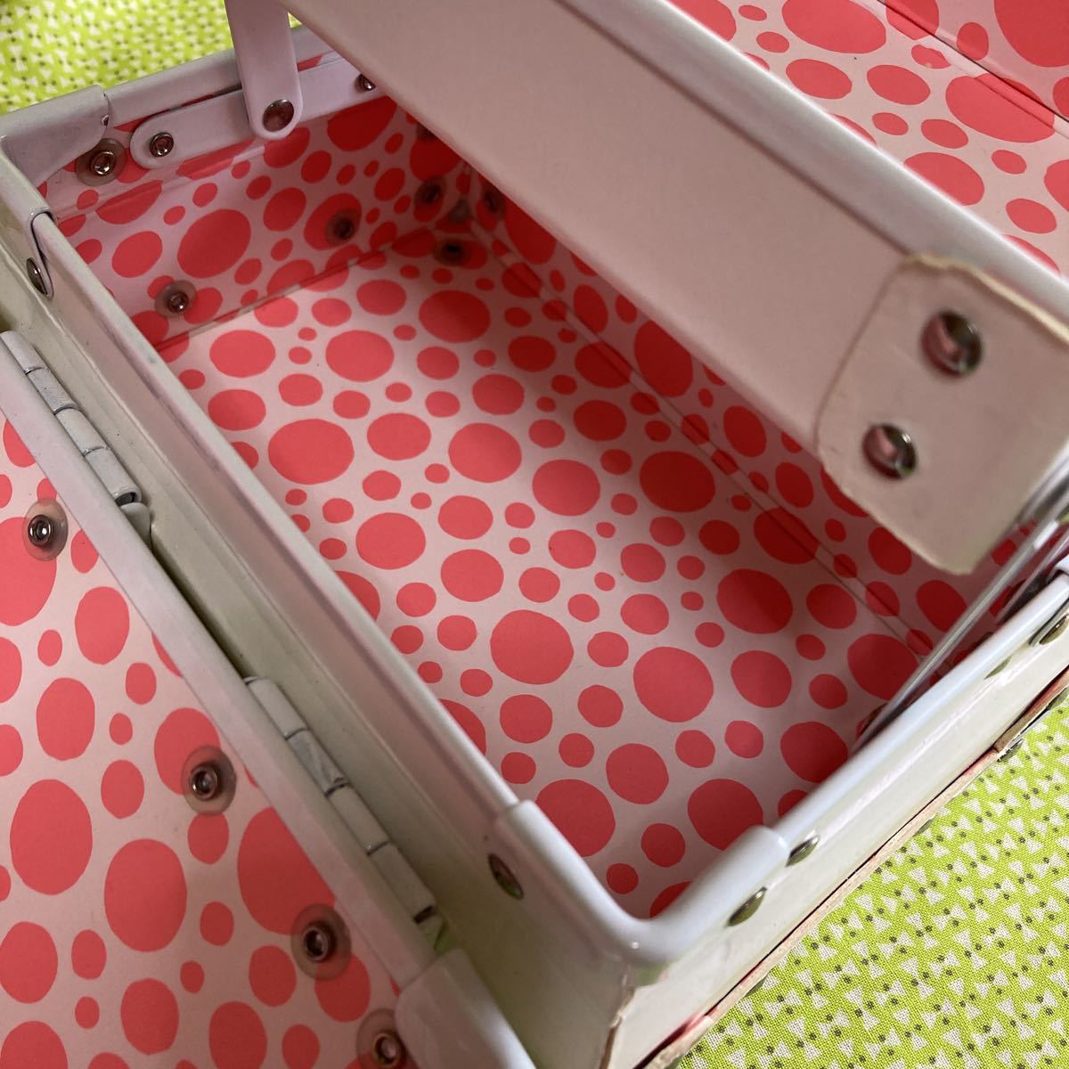 草間彌生 ランコムメイクボックス 非売品 ノベルティ 企業物 限定