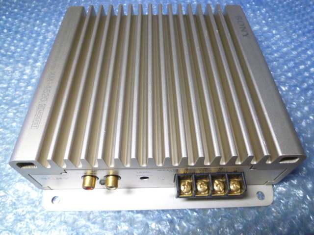 高級MUSE採用 ② XM-4520 バブルの恩恵 その品質は現役です 車載動作確認 10日間保証 ソニー SONY ストレート20シリーズ 2/1chパワーアンプ