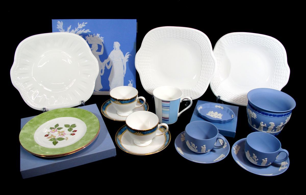 定番，お得 1000円スタート 食器15点 WEDGWOOD ウェッジウッド WILD STRAWBERRY ワイルドストロベリー/ジャスパーウェア他 カップ 皿 鉢 箱付有 R①211(ウェッジウッド)｜売買されたオークション情報、yahooの商品 ウェッジウッド