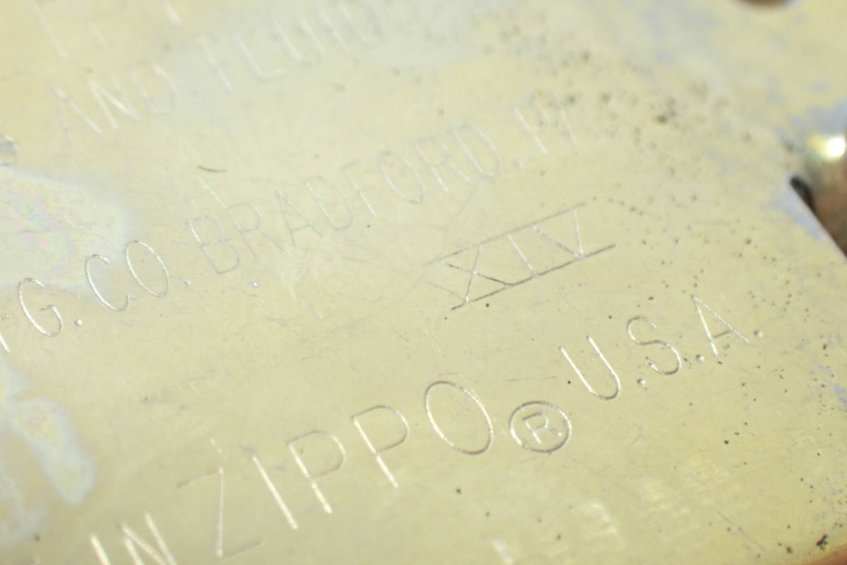 23084【 A ZIPPO XIV 】1937 REPLICA レプリカ フラットトップ ダイヤゴナル斜め線 1998年ジッポー ビンテージ ゴールドカラー着火確認済み Replica 0 Polish Series cheap Silver