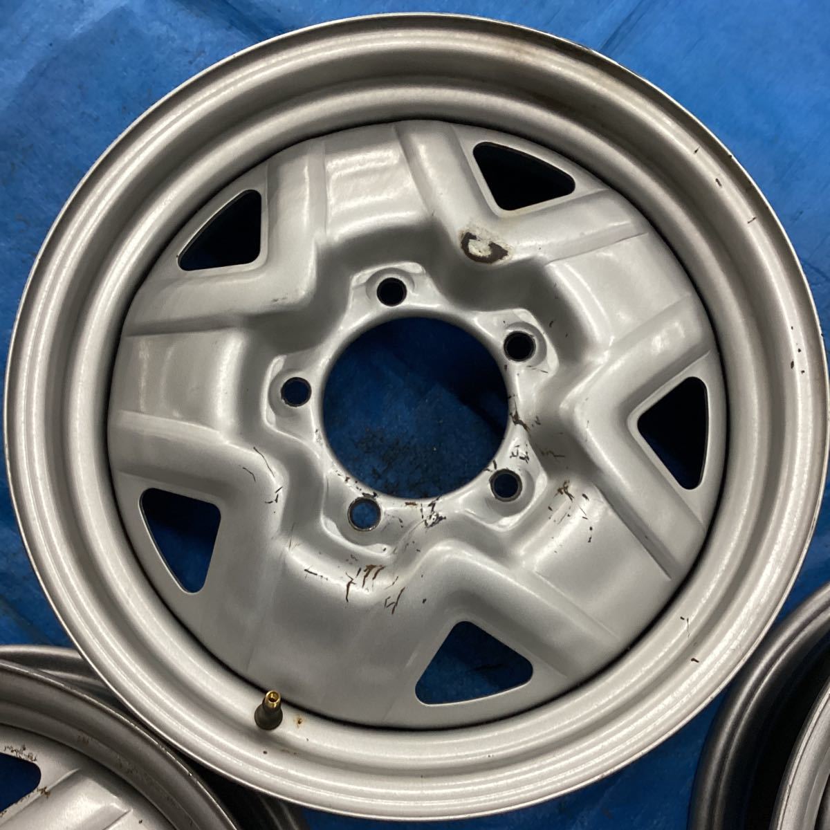 スズキ ジムニー純正スチールホイール 16×5J+22 16インチ 4本セット[K-