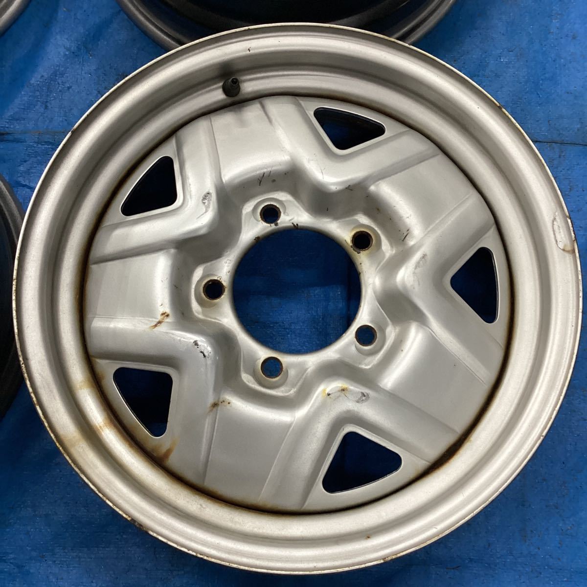 スズキ ジムニー純正スチールホイール 16×5J+22 16インチ 4本セット[K-