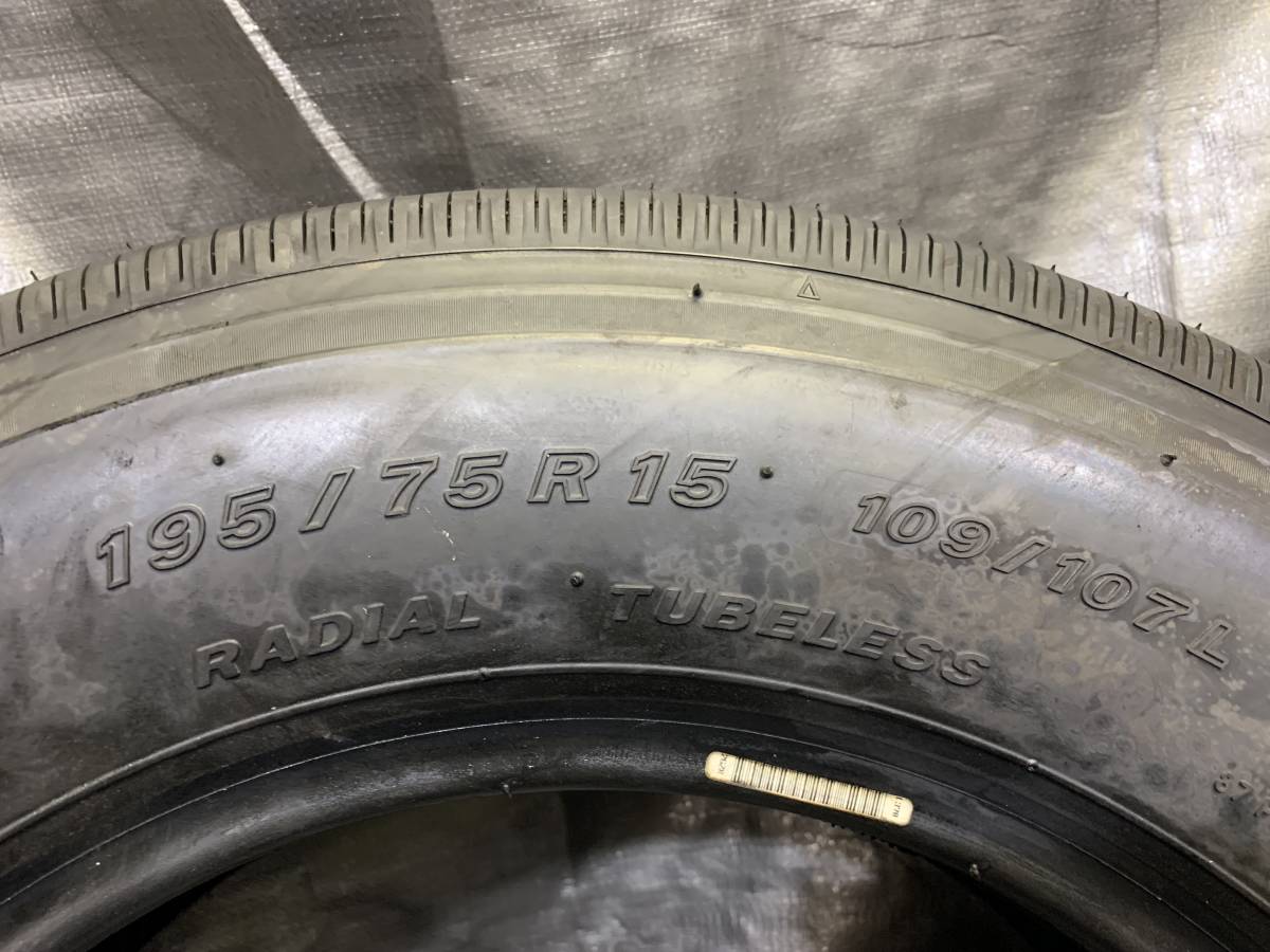 新車外し 195/75R15 109/107L トーヨータイヤ M130 1本のみ 2022年製