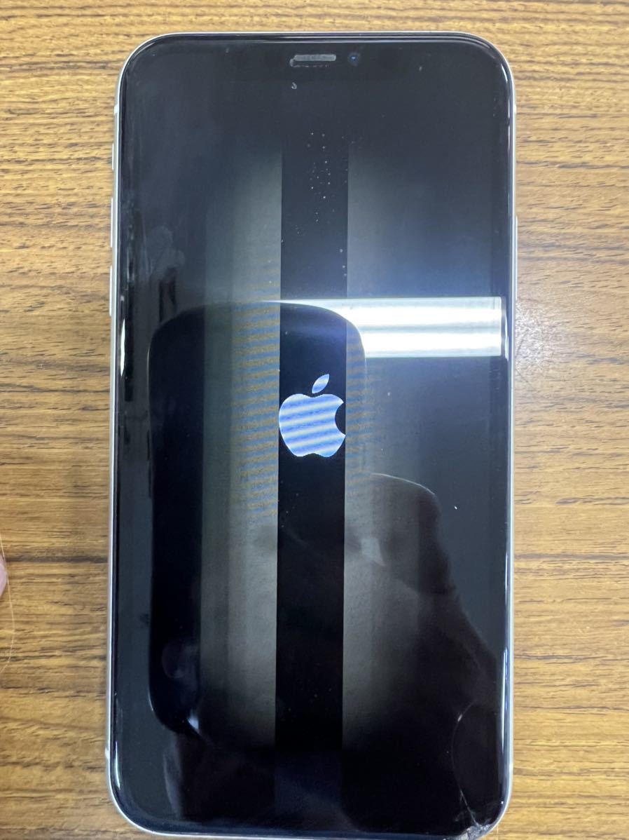 iPhone11 64gSIMフリー ジャンク品 写真通り角が割れて液晶が白くスジ